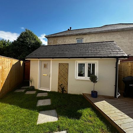 Peaceful Southbourne Studio - Pets Welcome Борнмут Экстерьер фото